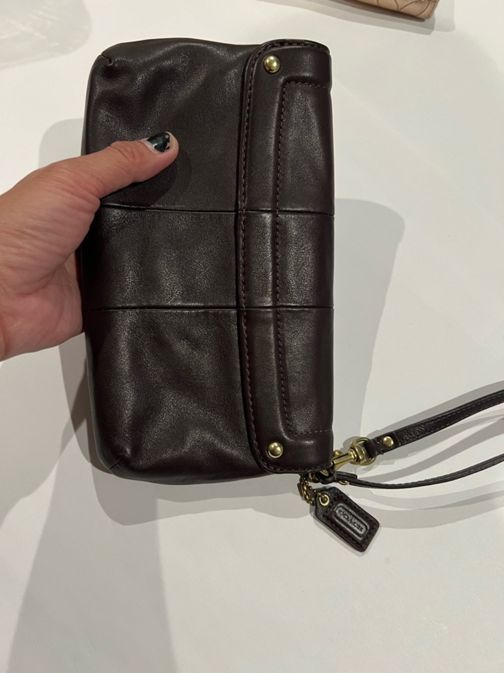 Coach dark Brown Leather Large wristlet Clutch with Gold Hardware - Picture 2 of 8